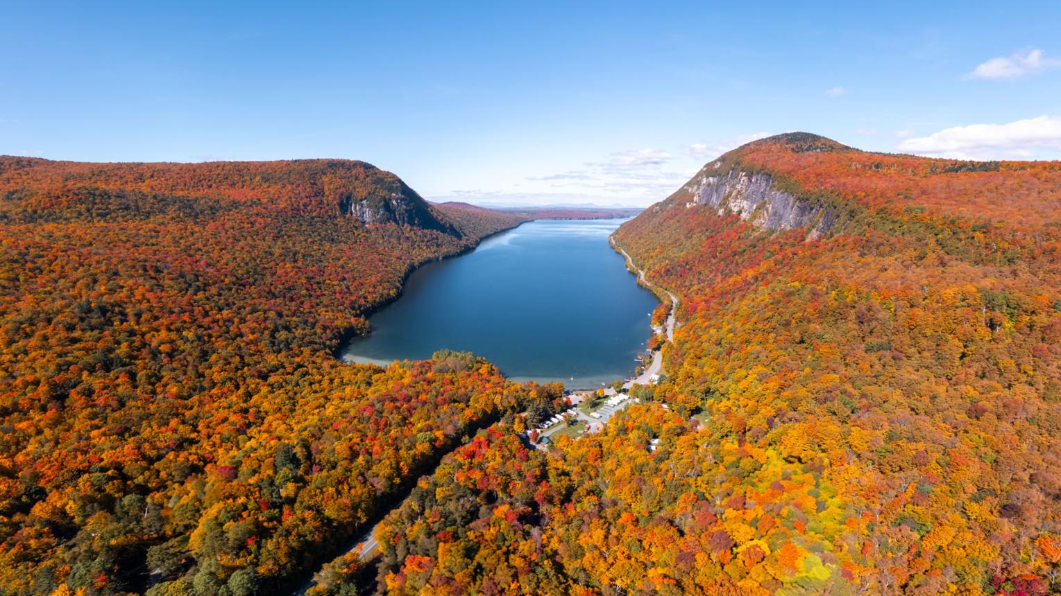 Exploring the Beauty of Scenic Drives Through the Green Mountains 11 NEK%201